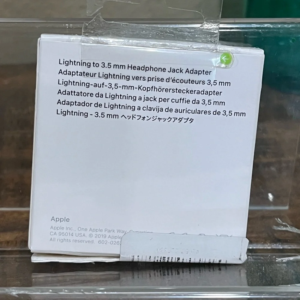 Apple USB-C to Lightning Cable, lightning to Headphone Jack